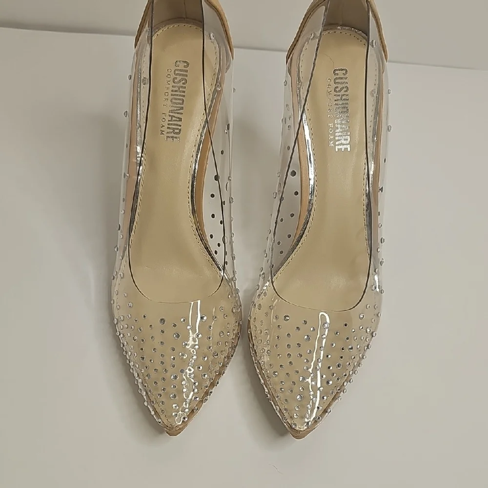 Cushionaire Women's Tan‎ and Clear Studded Heels Size 8.5